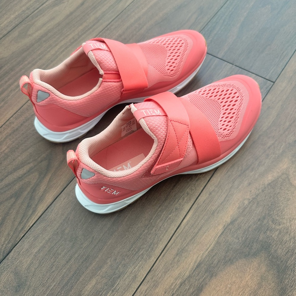 TIEM Slipstream women's indoor cycling shoes pink breast cancer edition